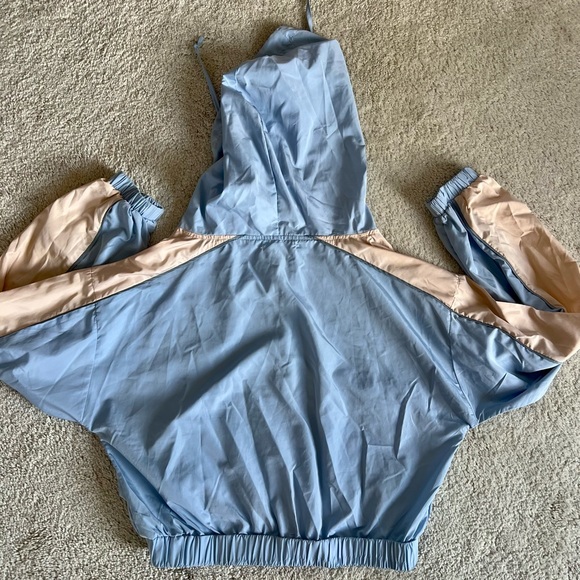 Wild Honey Cropped Lightweight Drawstring Jacket with Hood - Picture 2 of 3